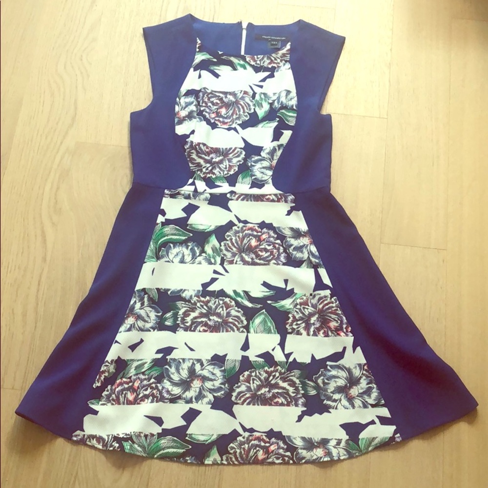 Flattering French Connection Dress Size 6